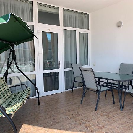 Appartement Town-House Golden Bugaz à Karolino-Buhaz Extérieur photo